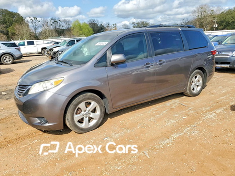 Toyota Sienna 2017 - Image 1 of 13