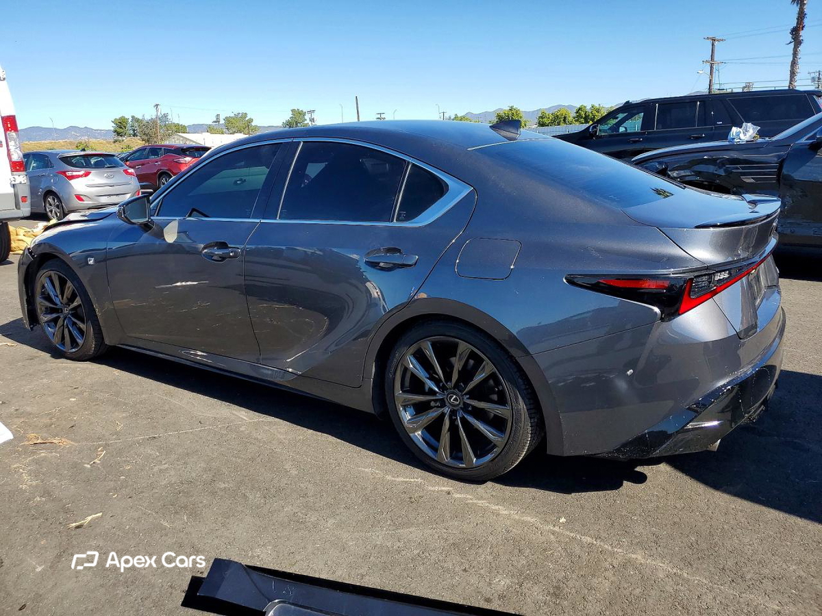 Lexus IS 2022
