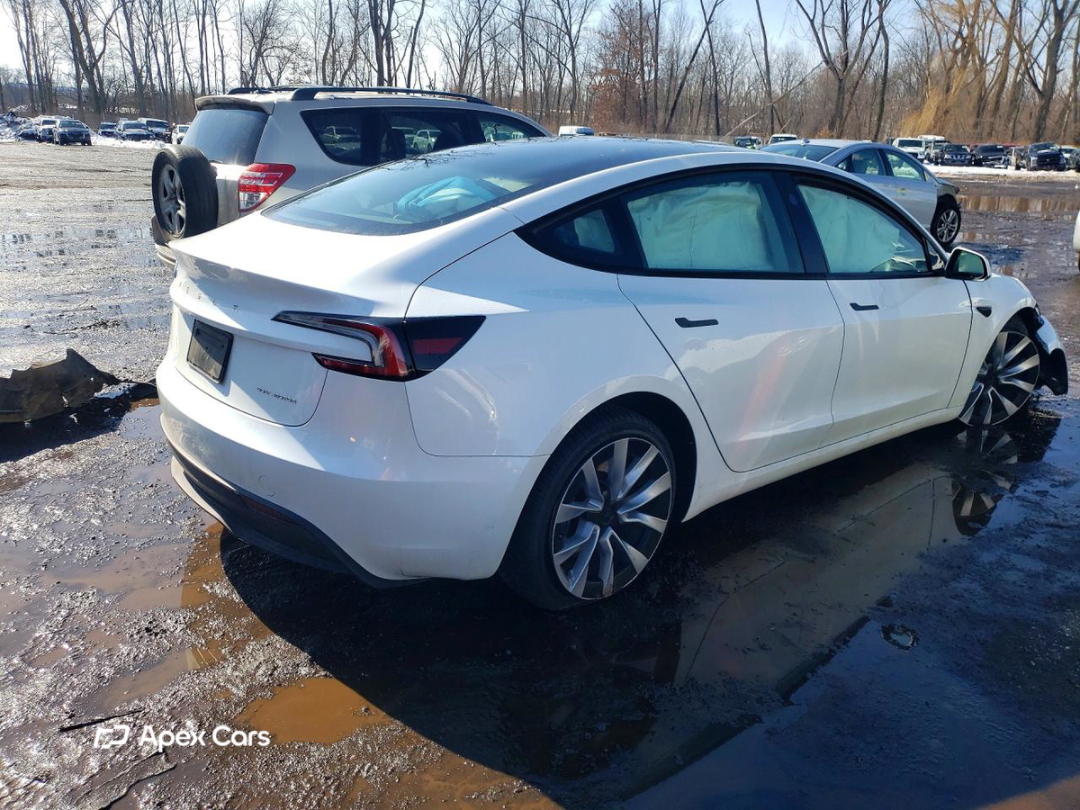 Tesla Model 3 2025
