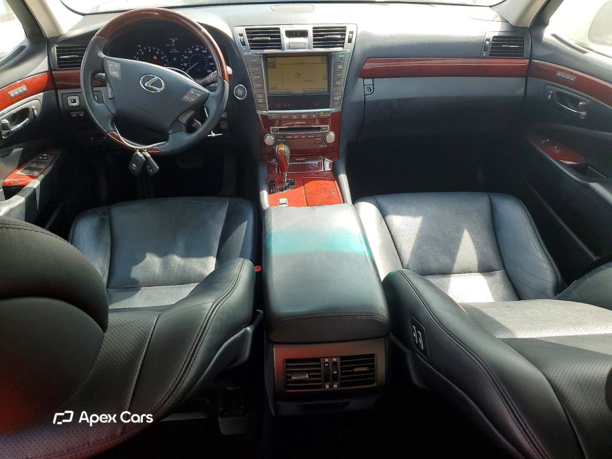 Lexus LS 2011