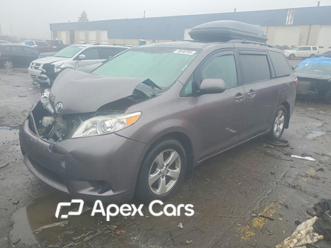 Toyota Sienna 2017 - Image 1 of 14