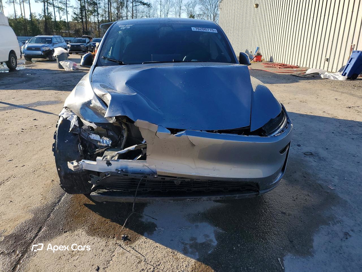 Tesla Model Y 2026
