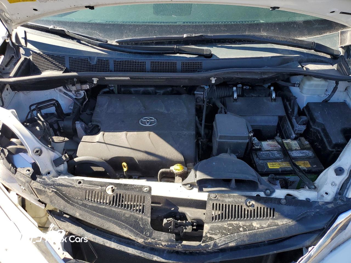 Toyota Sienna 2011