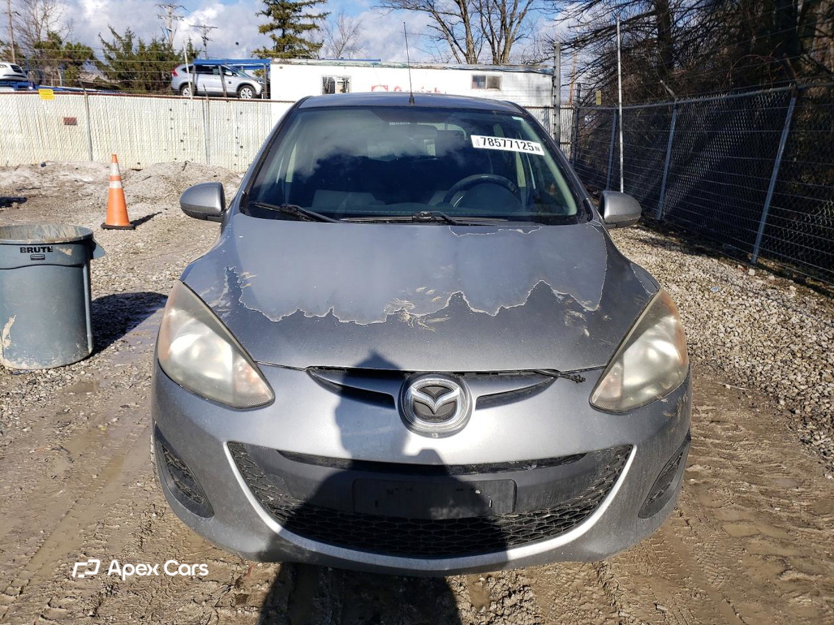 Mazda 2 2011