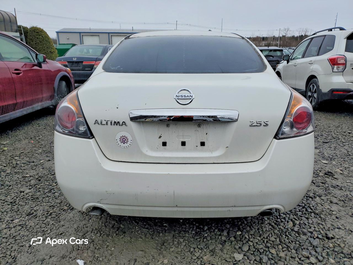 Nissan Altima 2010
