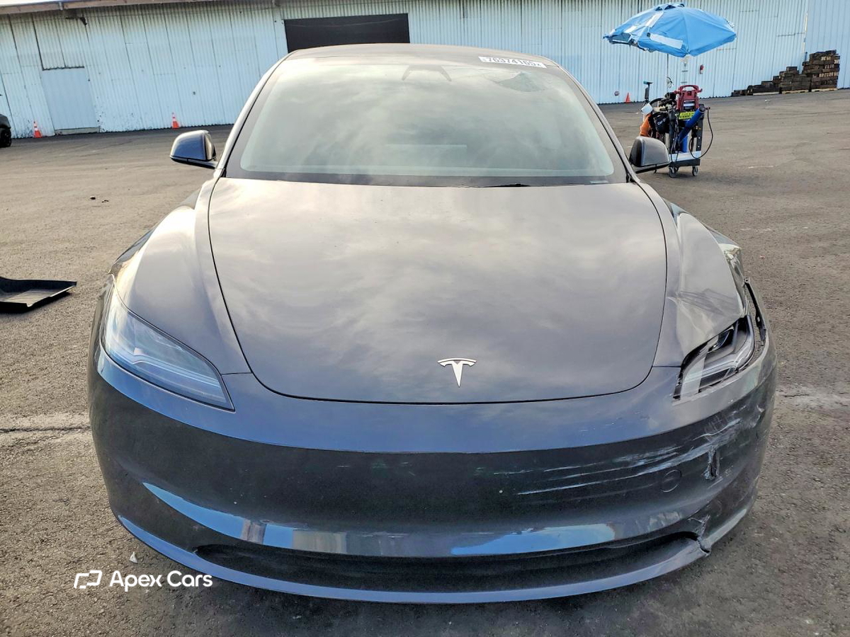 Tesla Model 3 2025