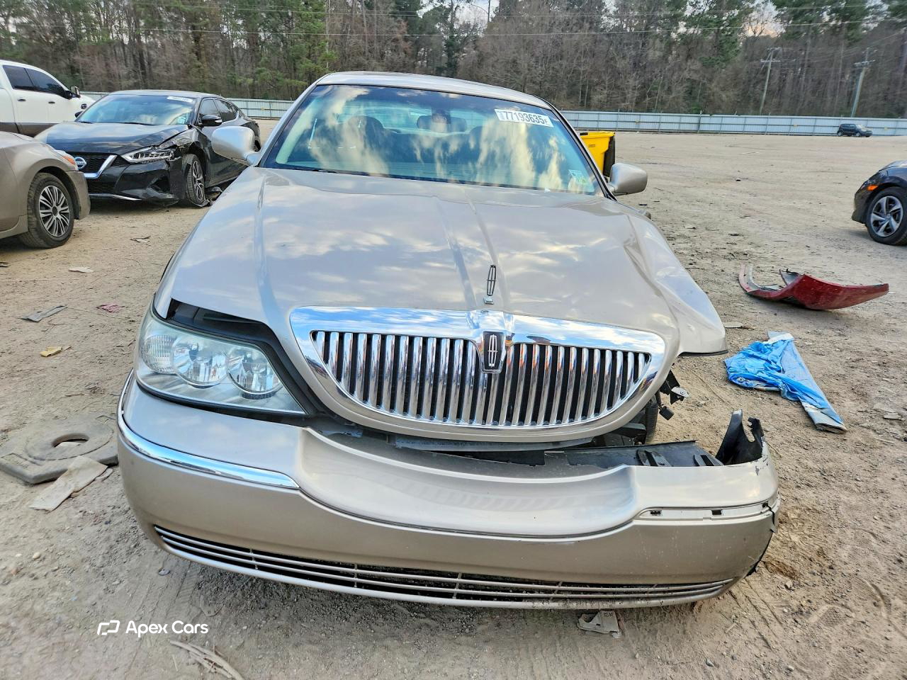 Lincoln Town Car 2003