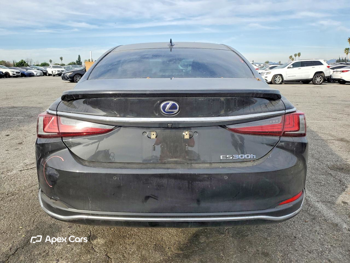 Lexus ES 2019