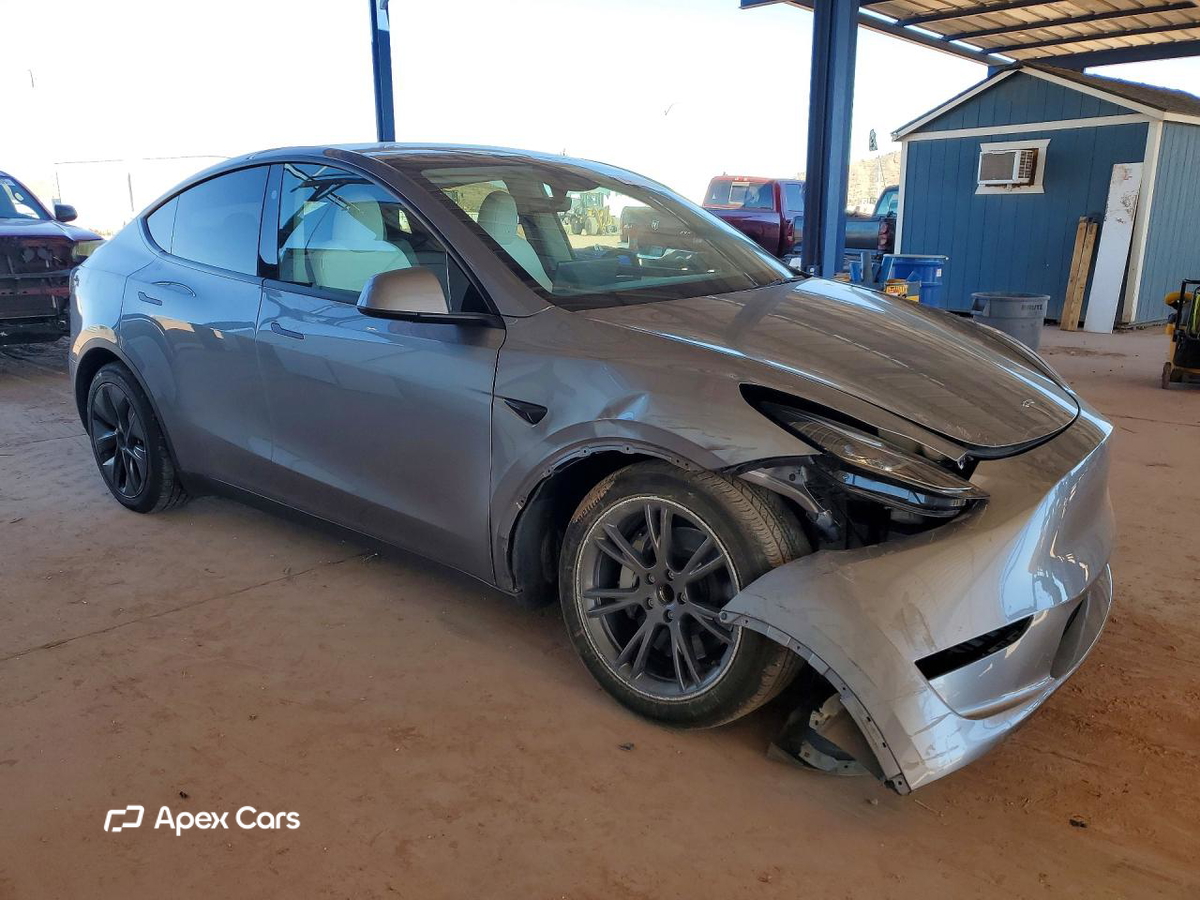 Tesla Model Y 2025
