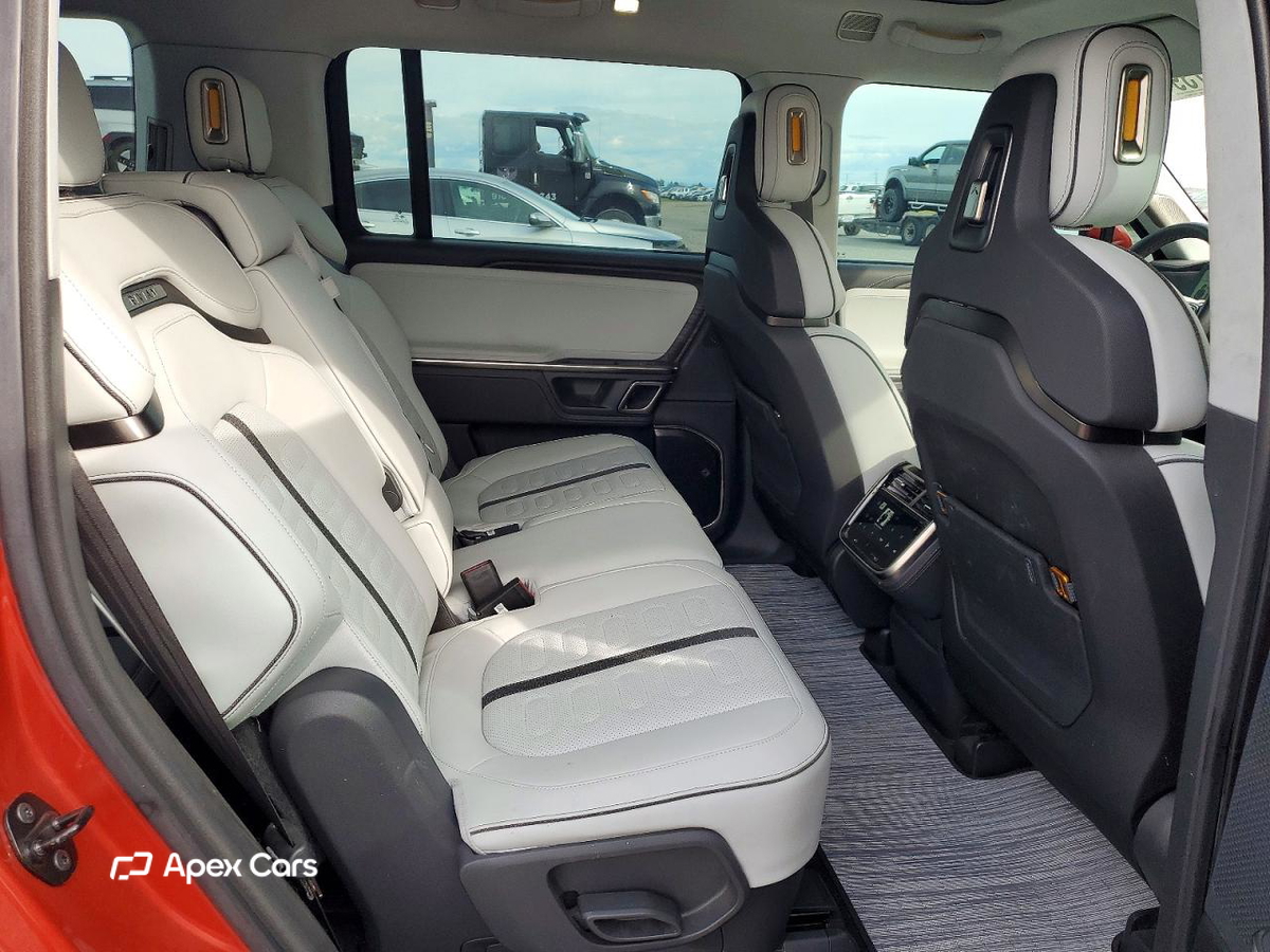 Rivian R1S 2024