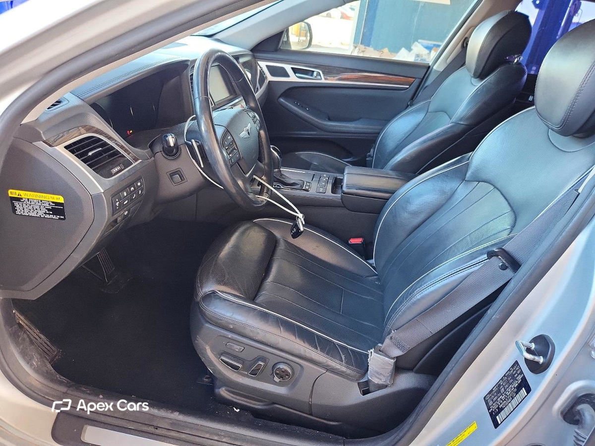 Hyundai Genesis 2015