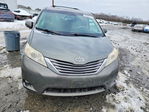 Toyota Sienna 2011