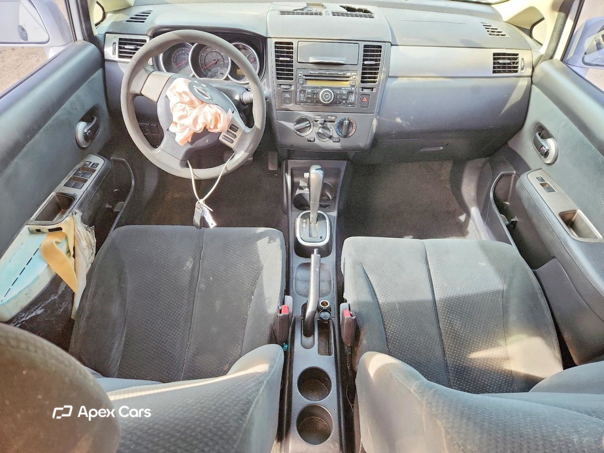 Nissan Versa 2011