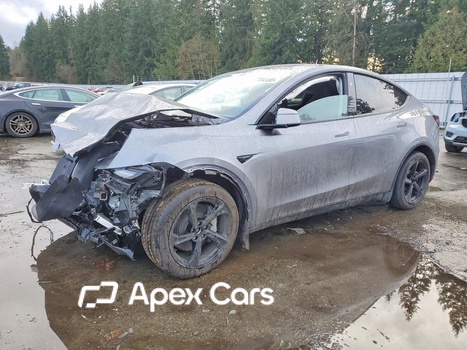 Tesla Model Y 2026 - Image 1 of 15