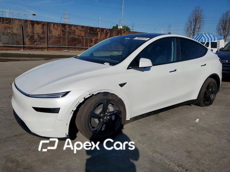 Tesla Model Y 2026 - Image 1 of 12