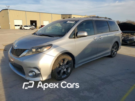 Toyota Sienna 2015 - Image 1 of 13