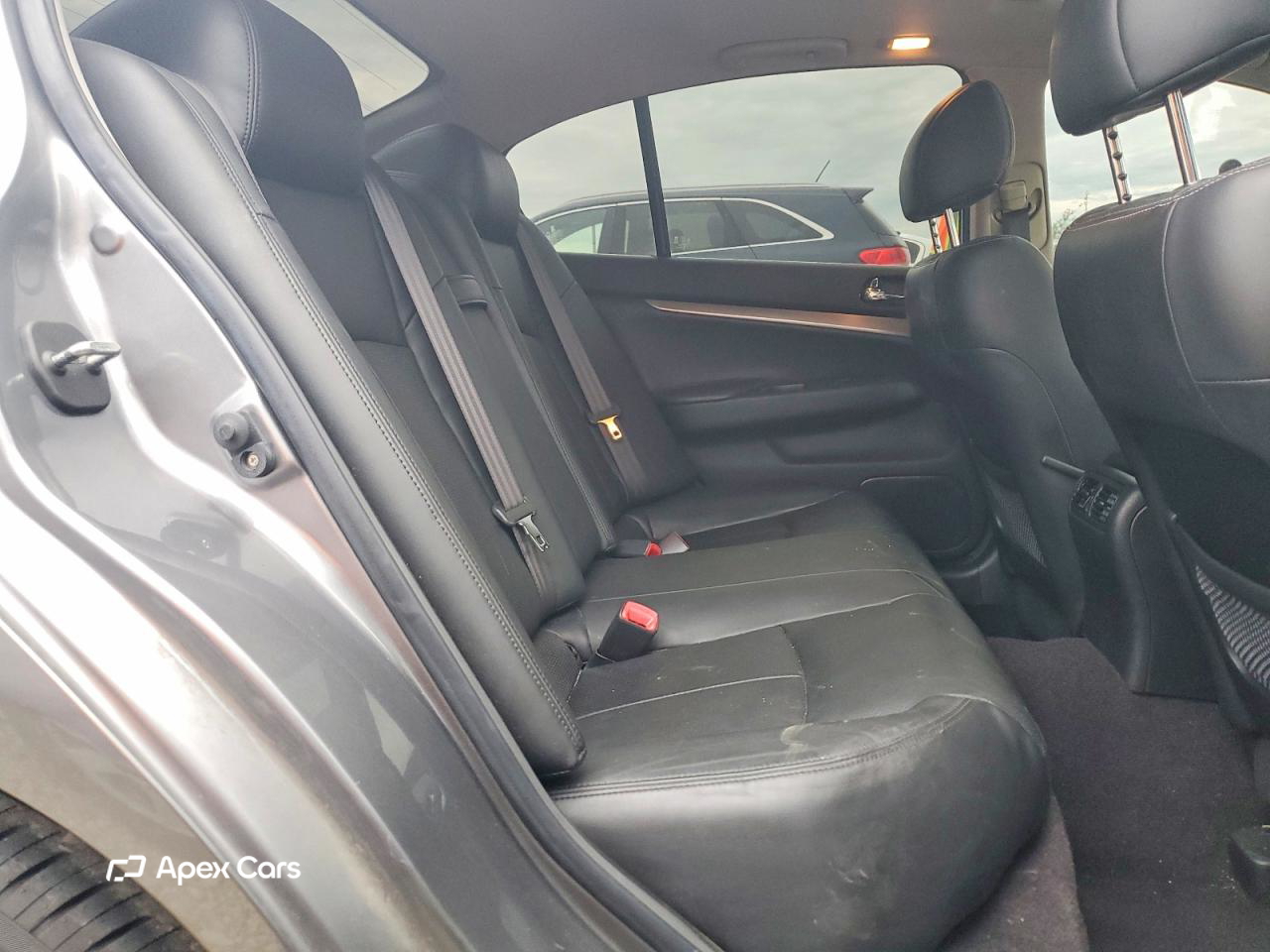 Infiniti G 2010