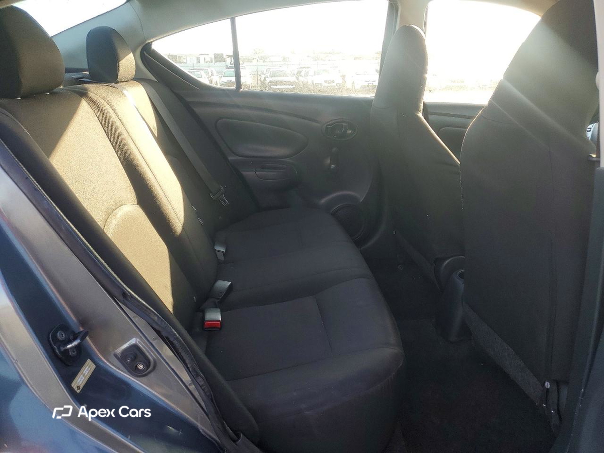 Nissan Versa 2016