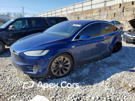 Tesla Model X 2016 - Image 1 of 13