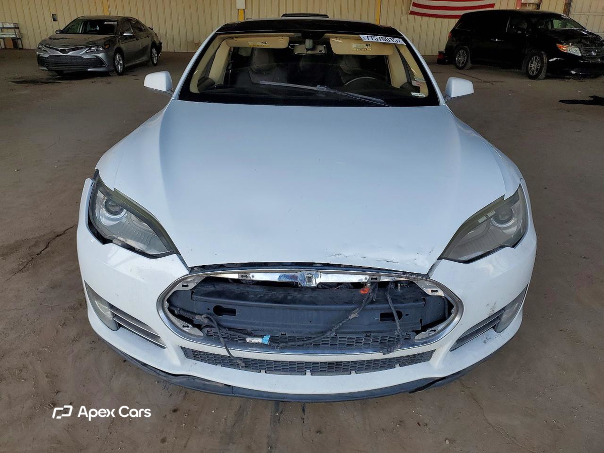 Tesla Model S 2013