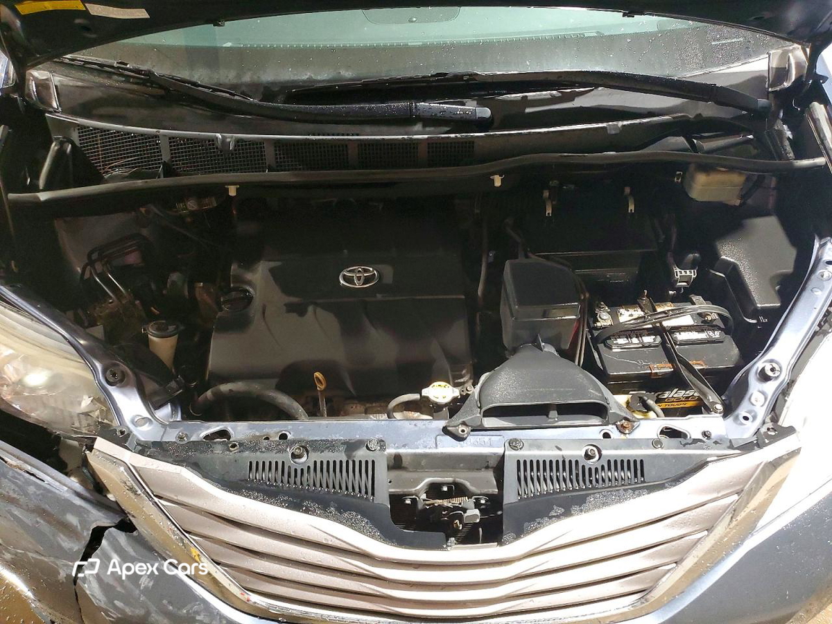 Toyota Sienna 2016