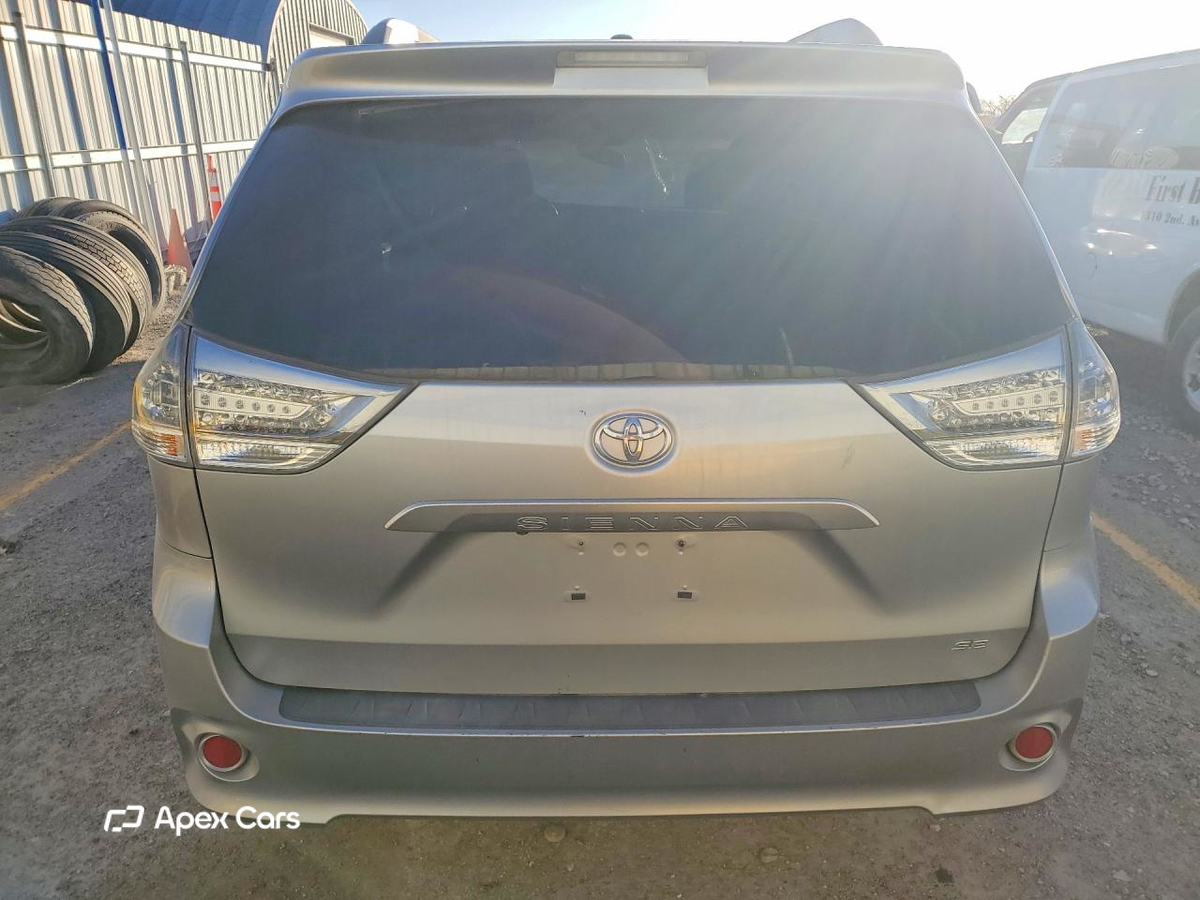 Toyota Sienna 2015