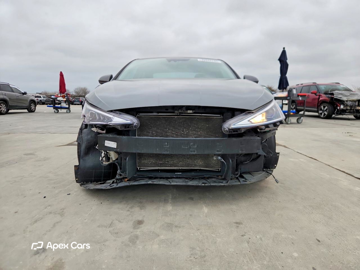 Hyundai Elantra 2020