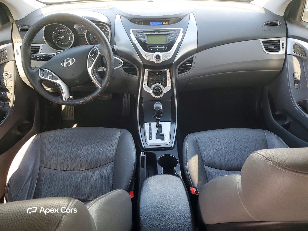 Hyundai Elantra 2012
