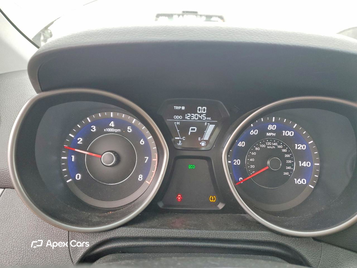 Hyundai Elantra 2012