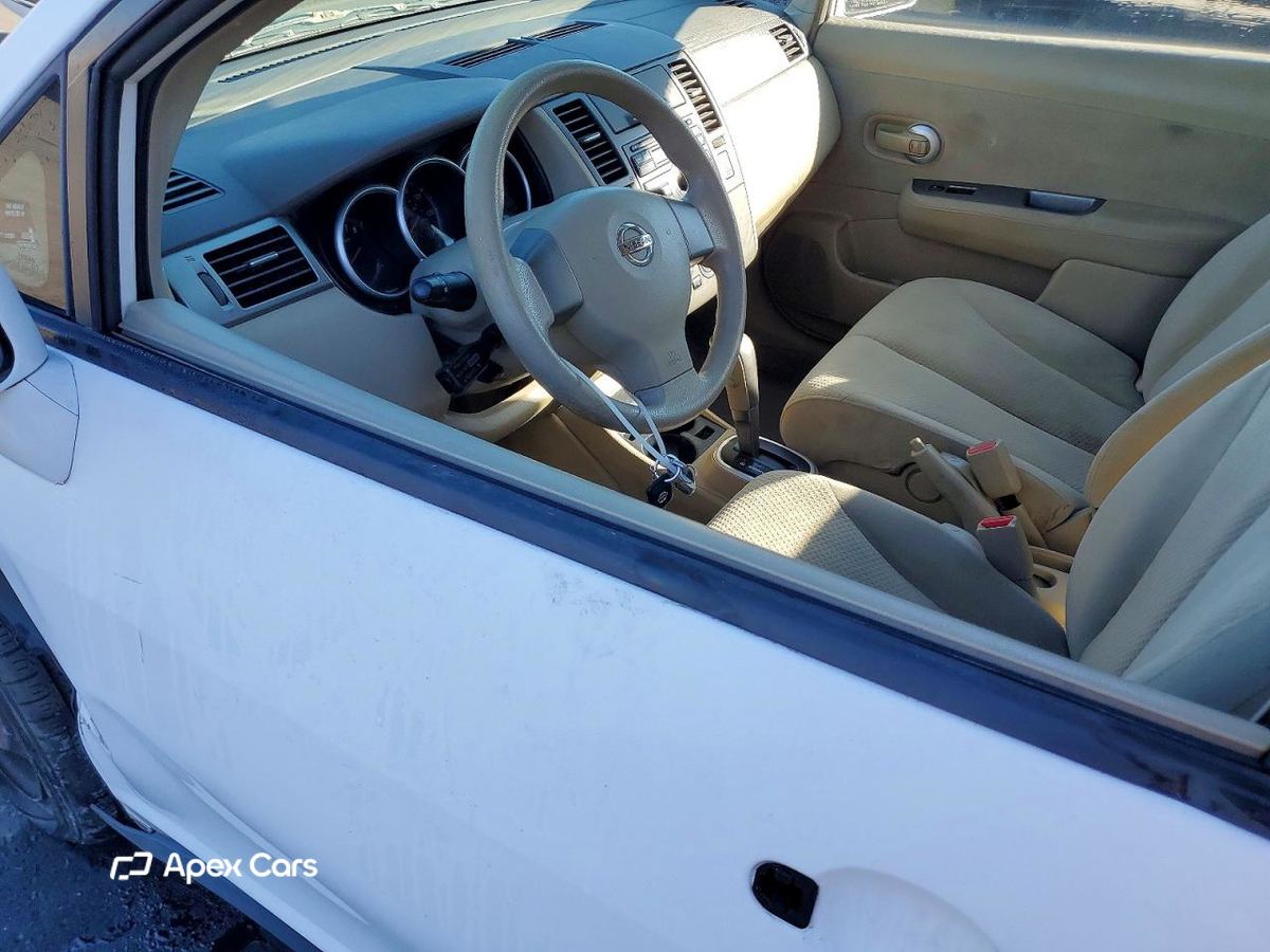 Nissan Versa 2011