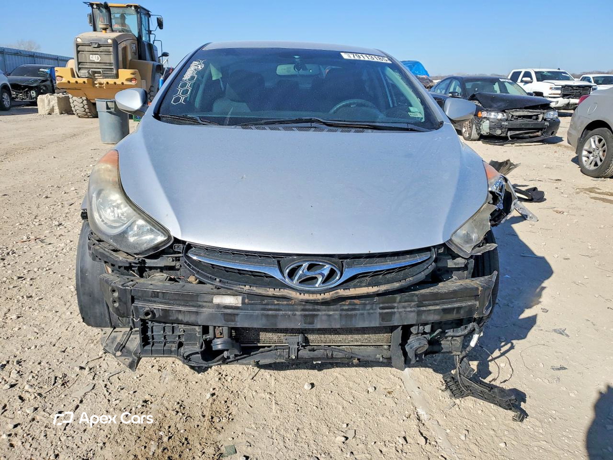Hyundai Elantra 2012