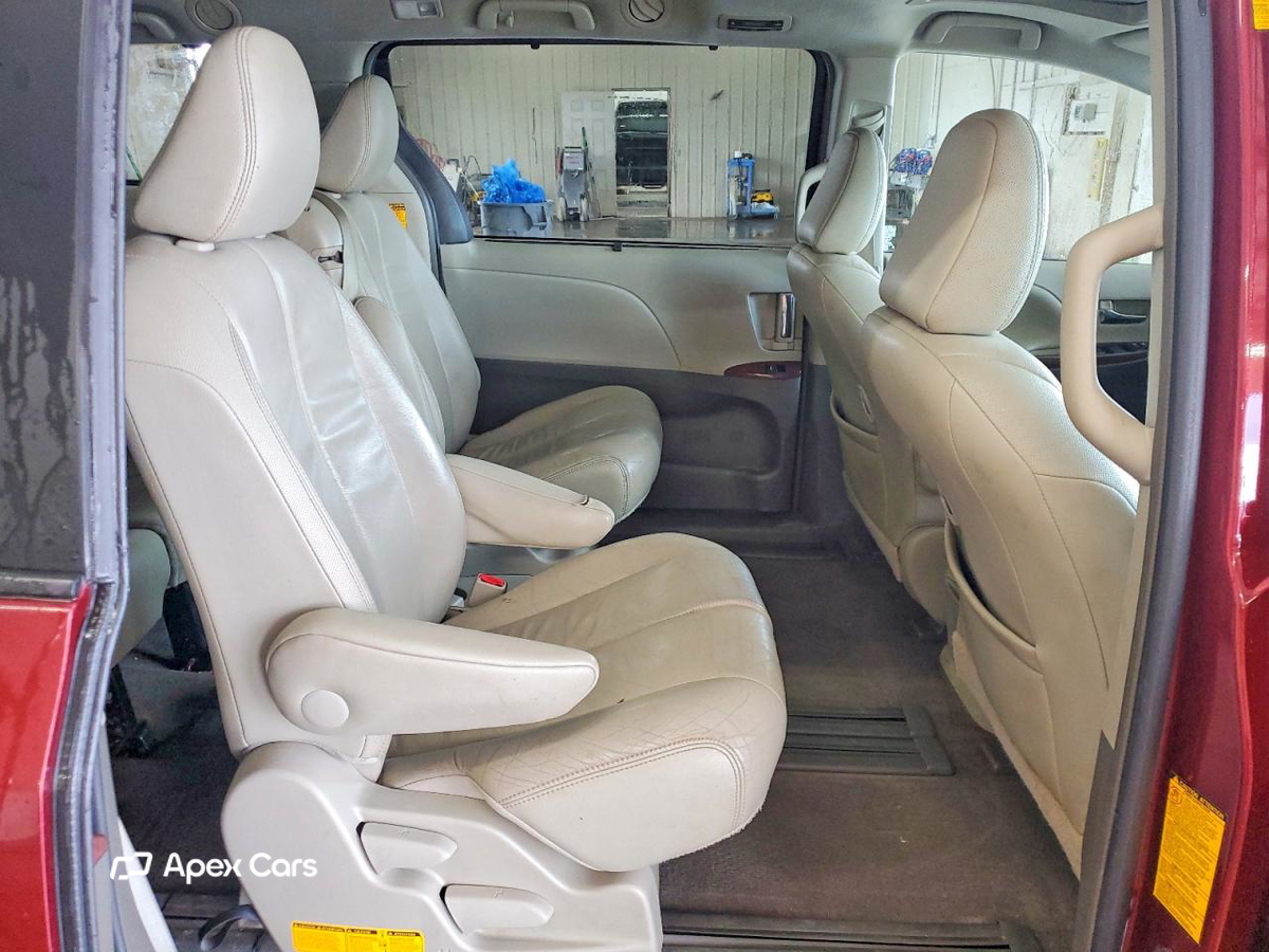 Toyota Sienna 2014