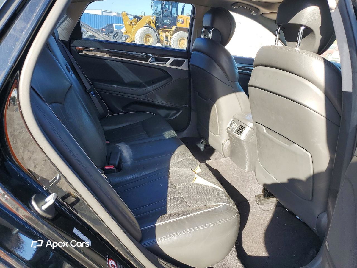 Hyundai Genesis 2016
