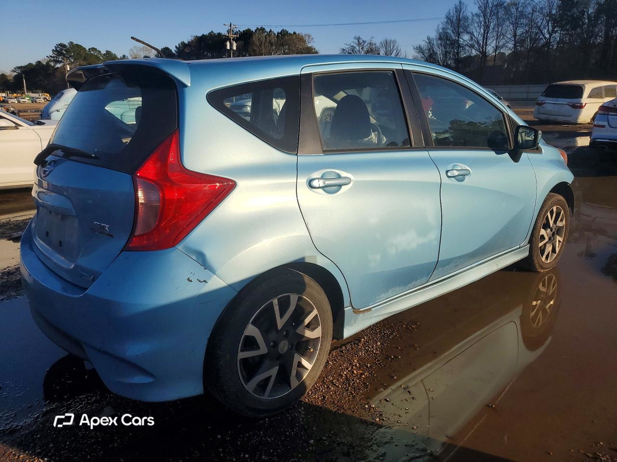 Nissan Versa 2015