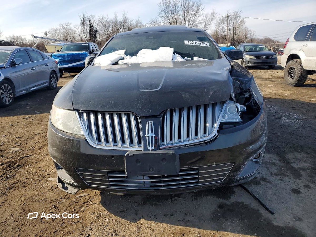 Lincoln MKS 2010