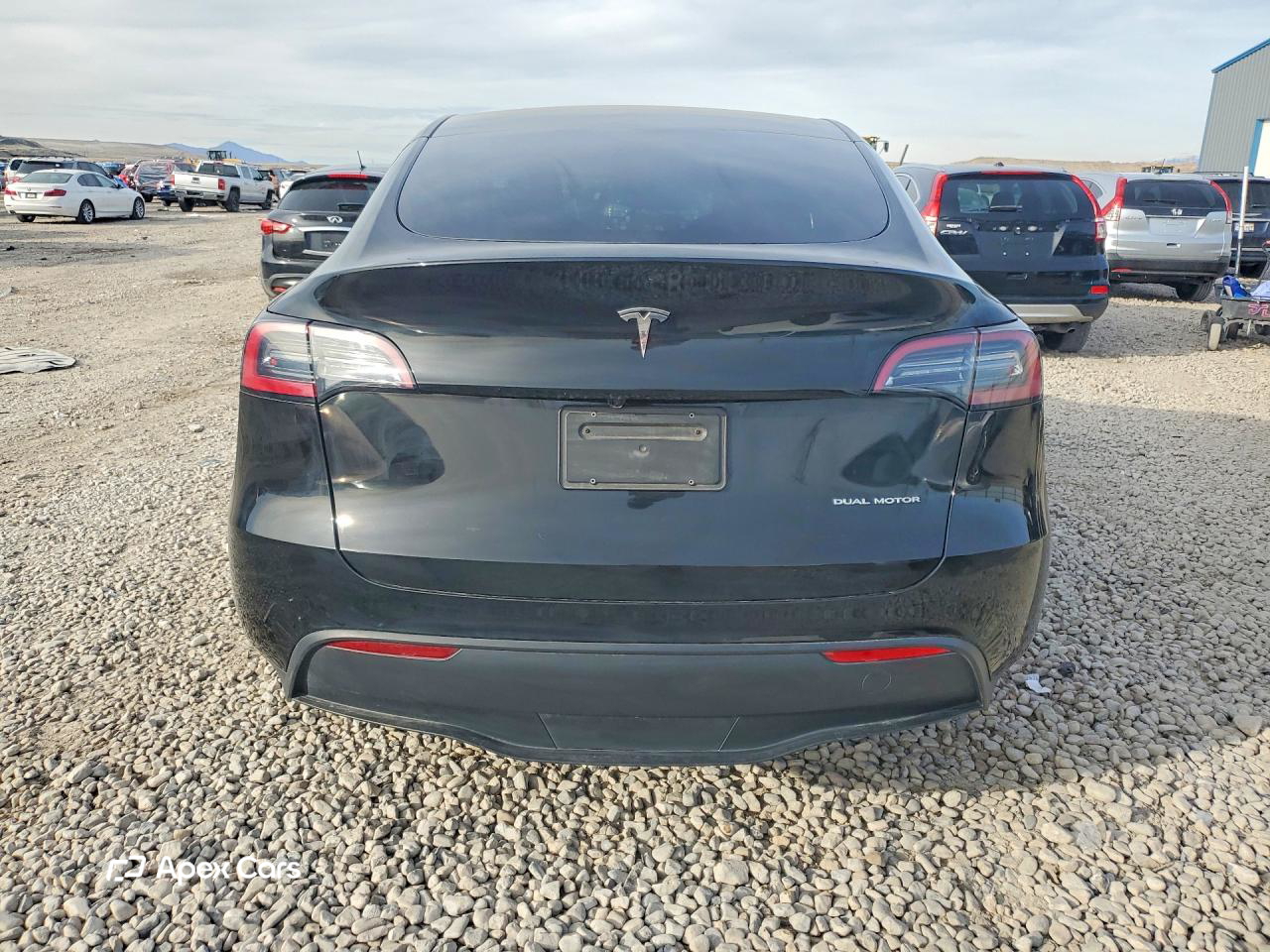 Tesla Model Y 2025