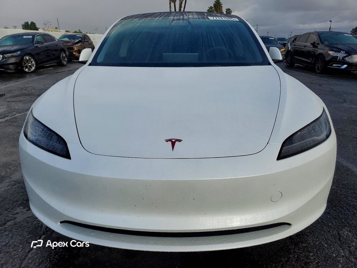 Tesla Model 3 2024