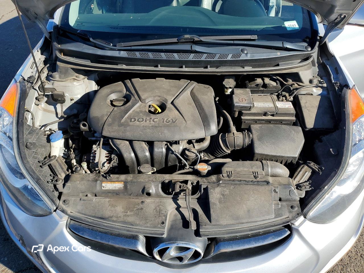 Hyundai Elantra 2011