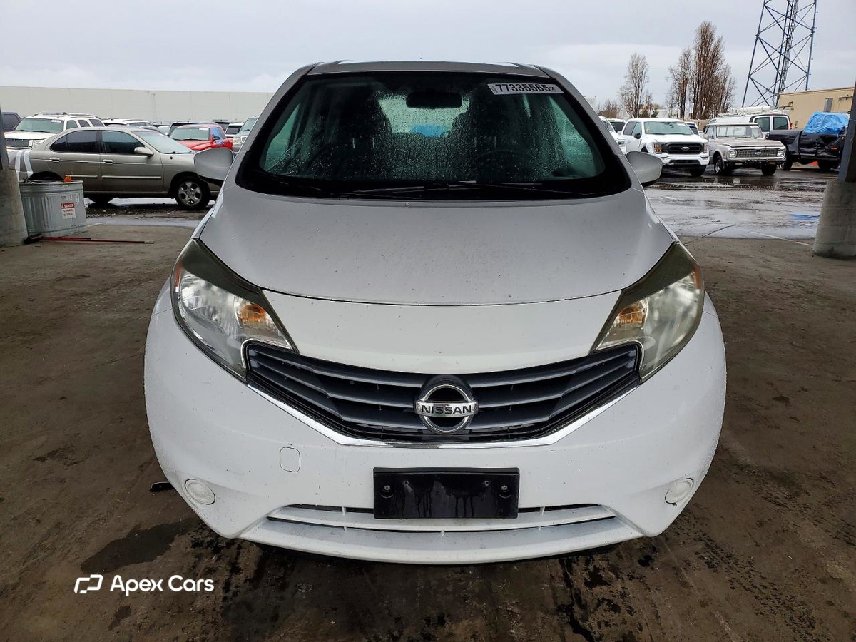 Nissan Versa 2015