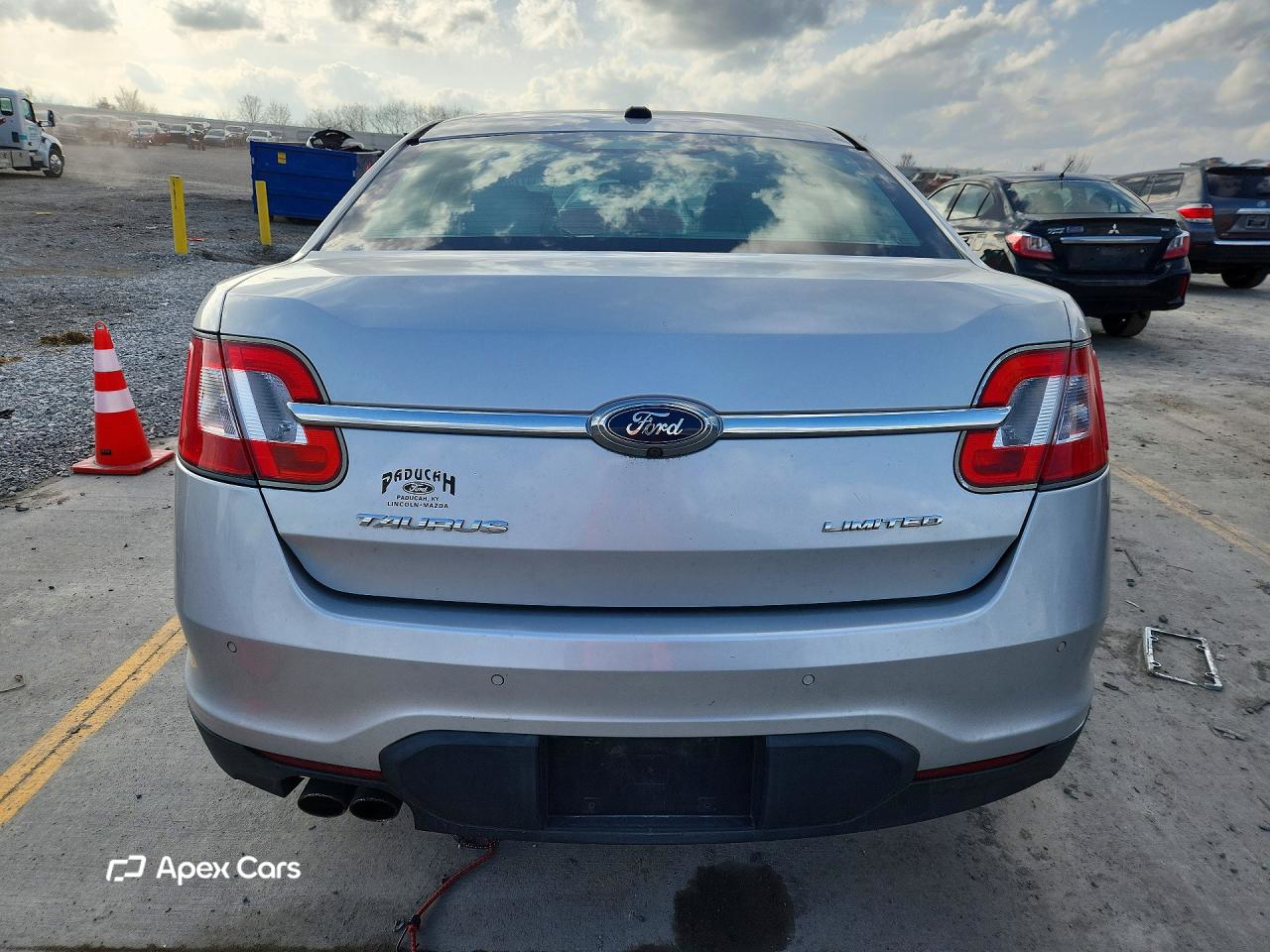Ford Taurus 2011