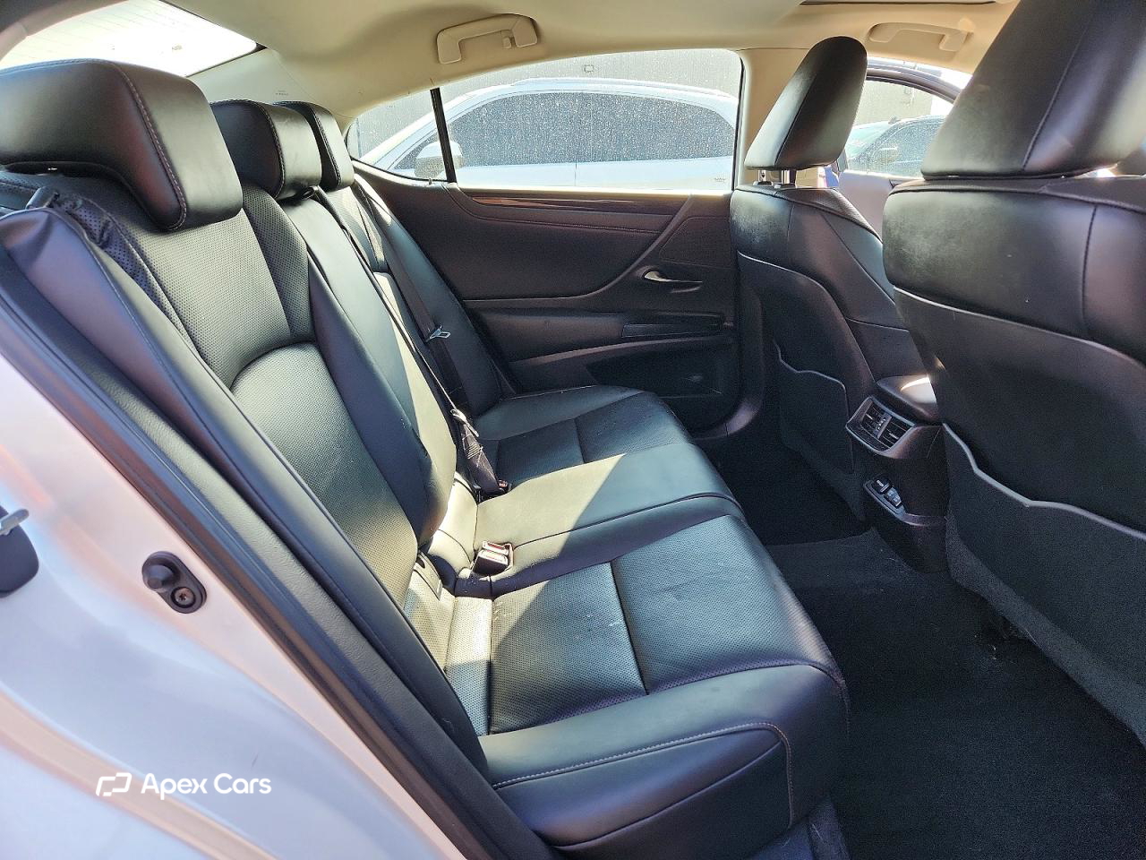 Lexus ES 2020