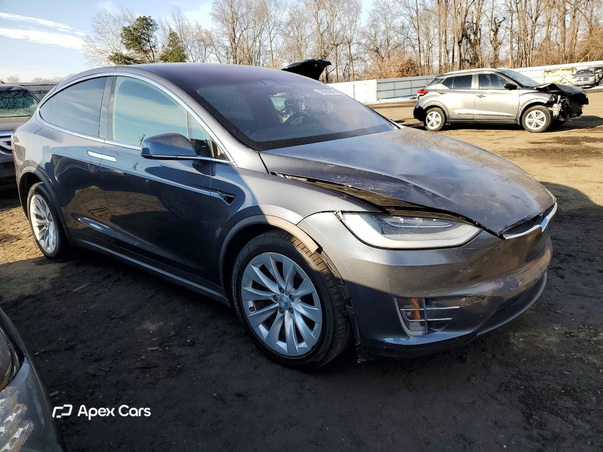 Tesla Model X 2020
