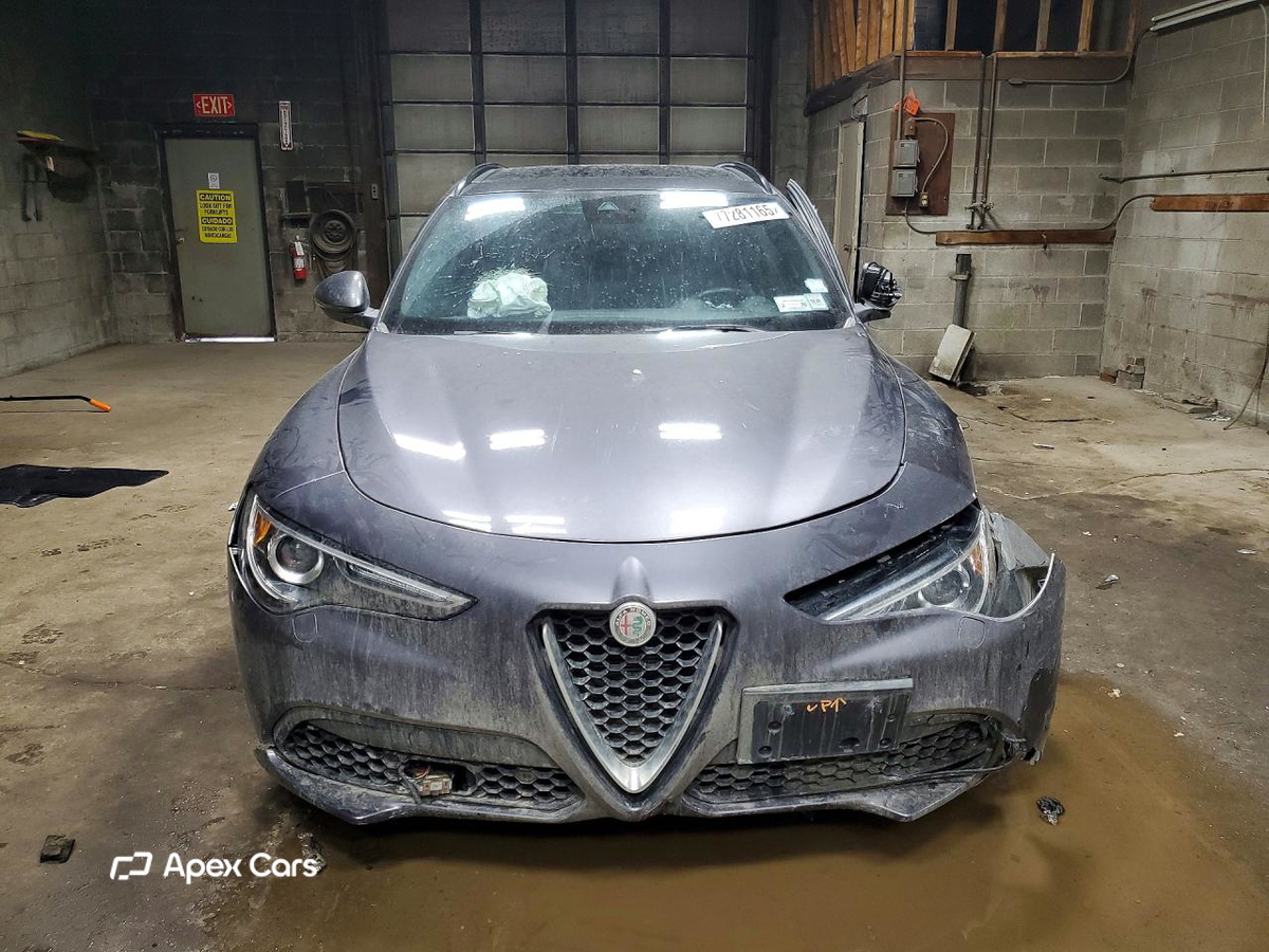 Alfa Romeo Stelvio 2022