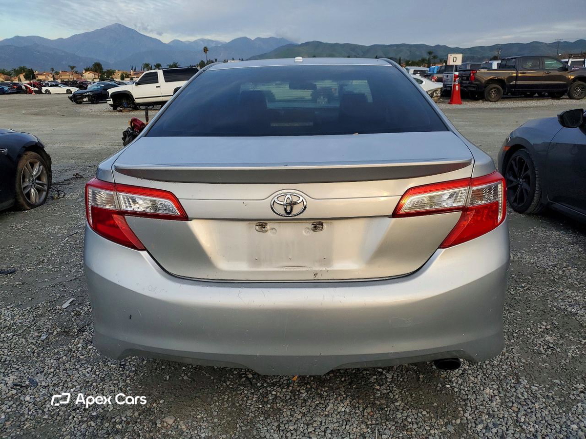 Toyota Camry 2012