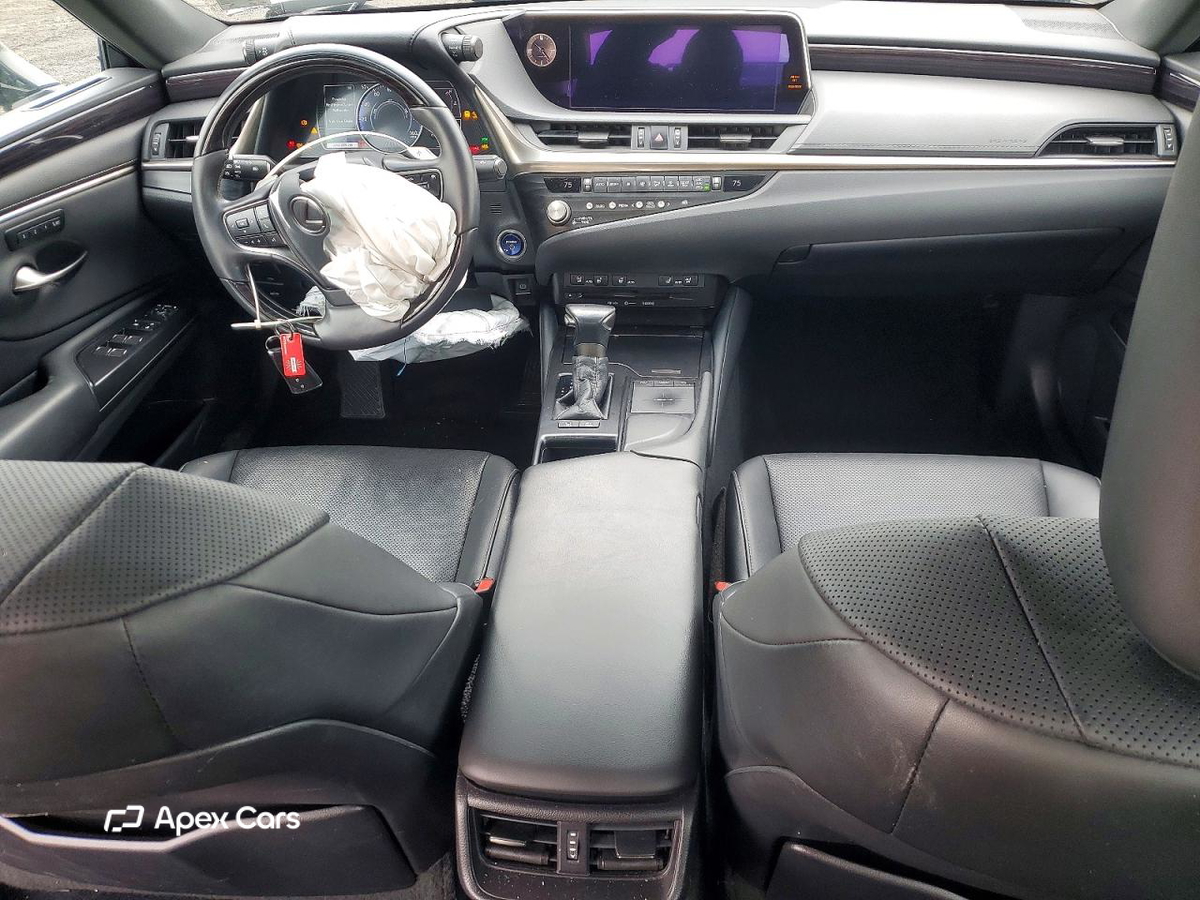Lexus ES 2021