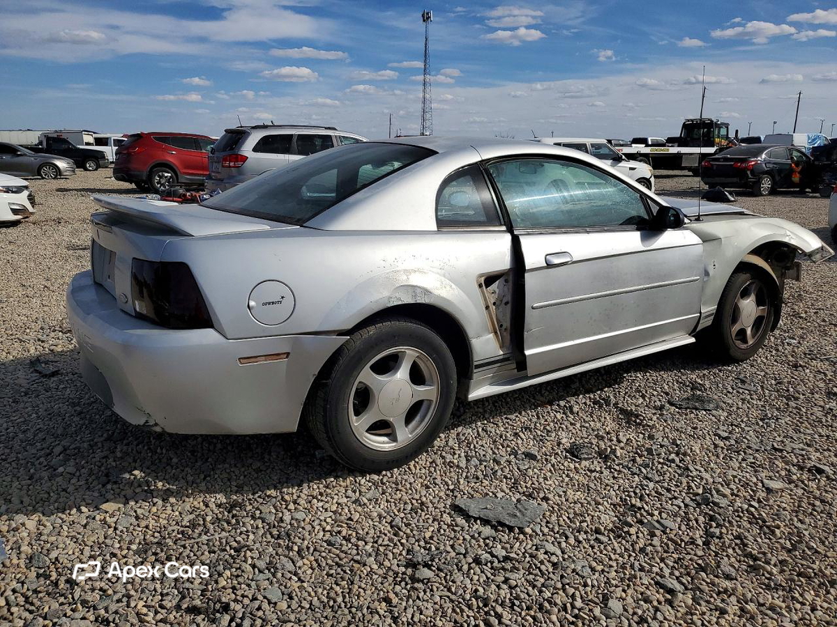 Ford Mustang 2000
