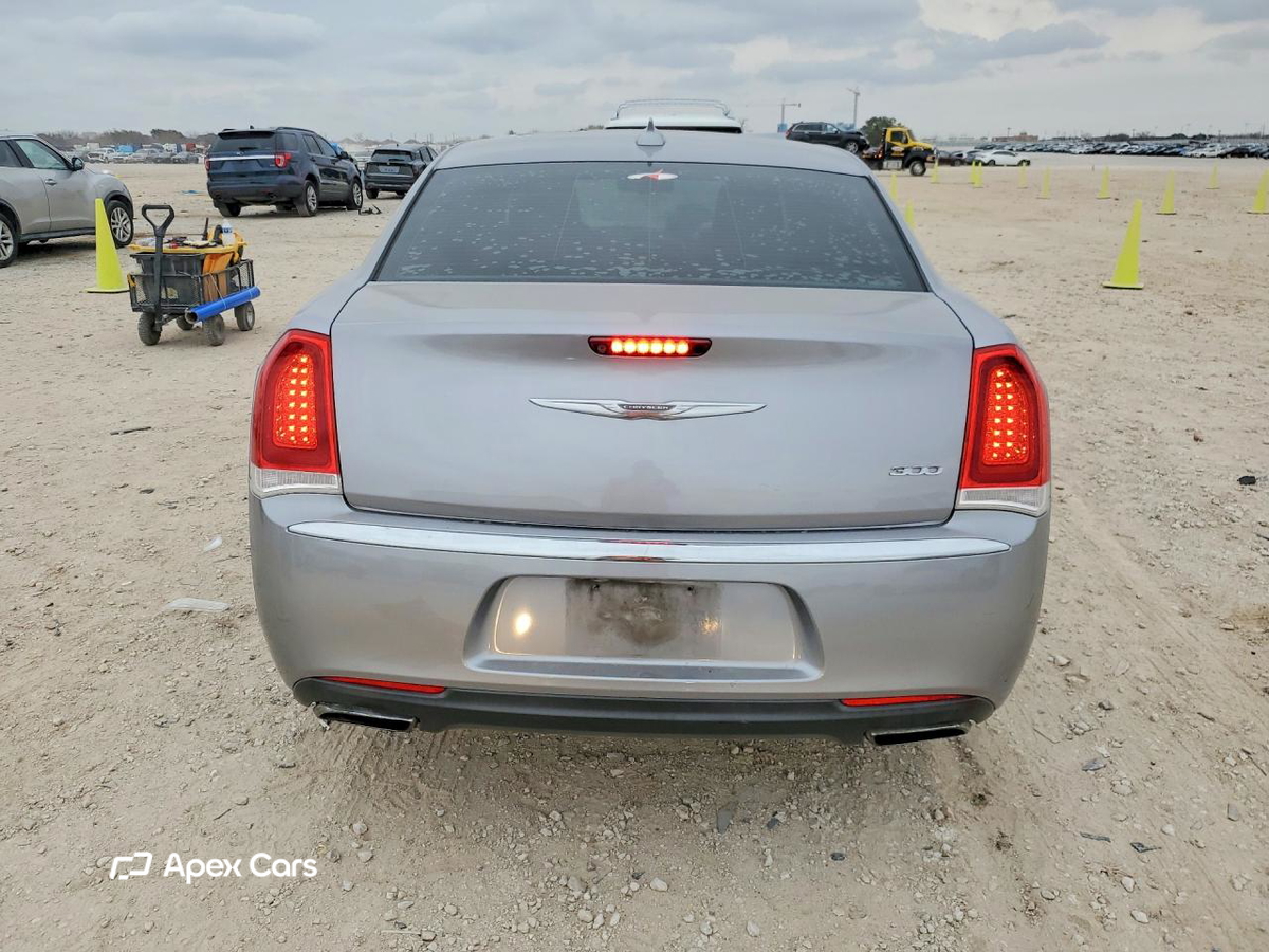 Chrysler 300 2016