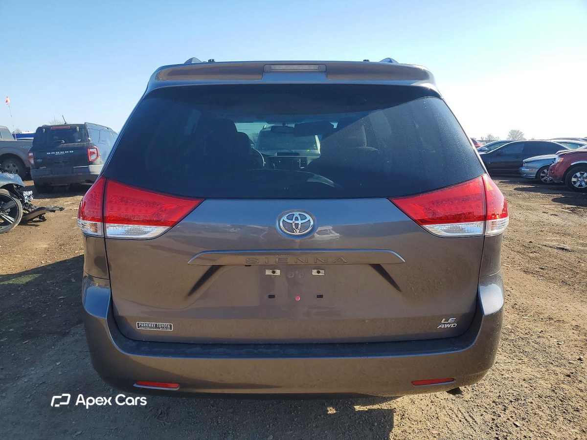 Toyota Sienna 2014