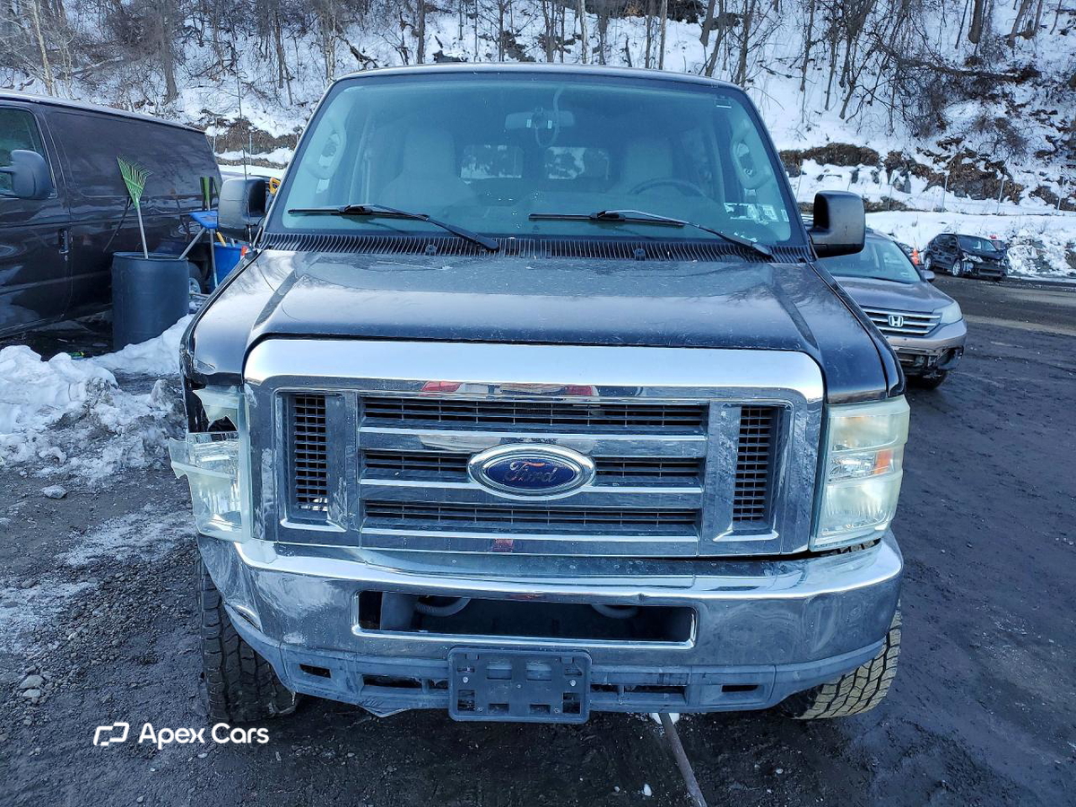 Ford Econoline 2010
