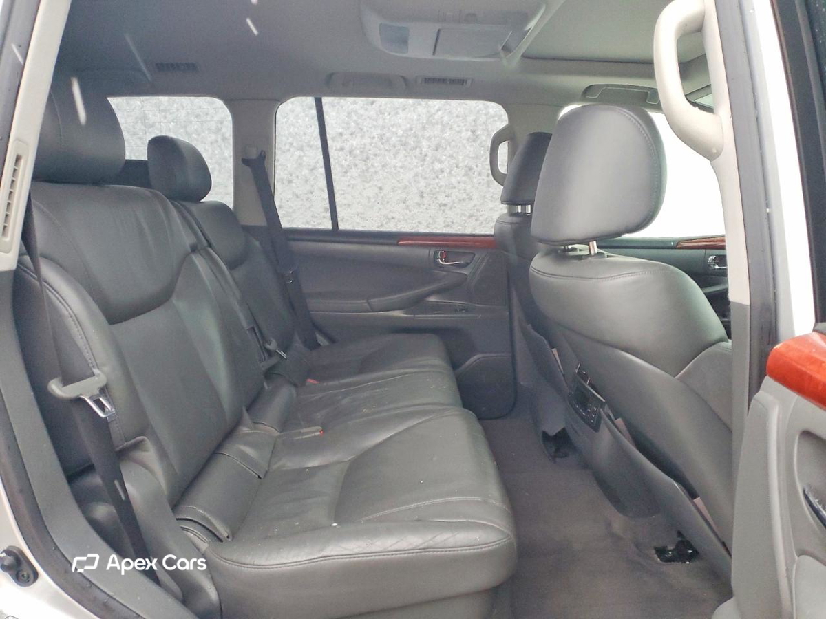 Lexus LX 2010